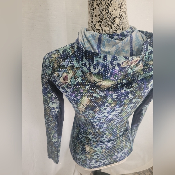 Lululemon Runbeam Hoodie Floral Sport White Multi/Black Sz 2 - Picture 8 of 12